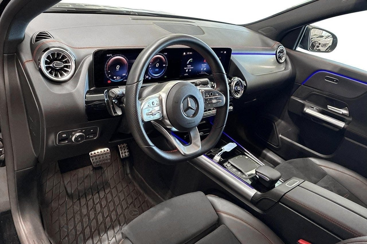 Sort Mercedes EQA250 fra 2023