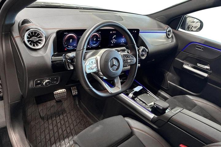 Sort Mercedes EQA250 fra 2023