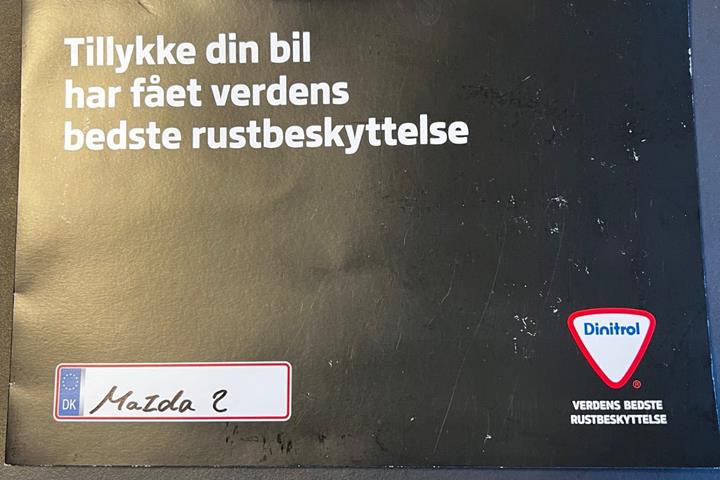Rød Mazda 2 fra 2018