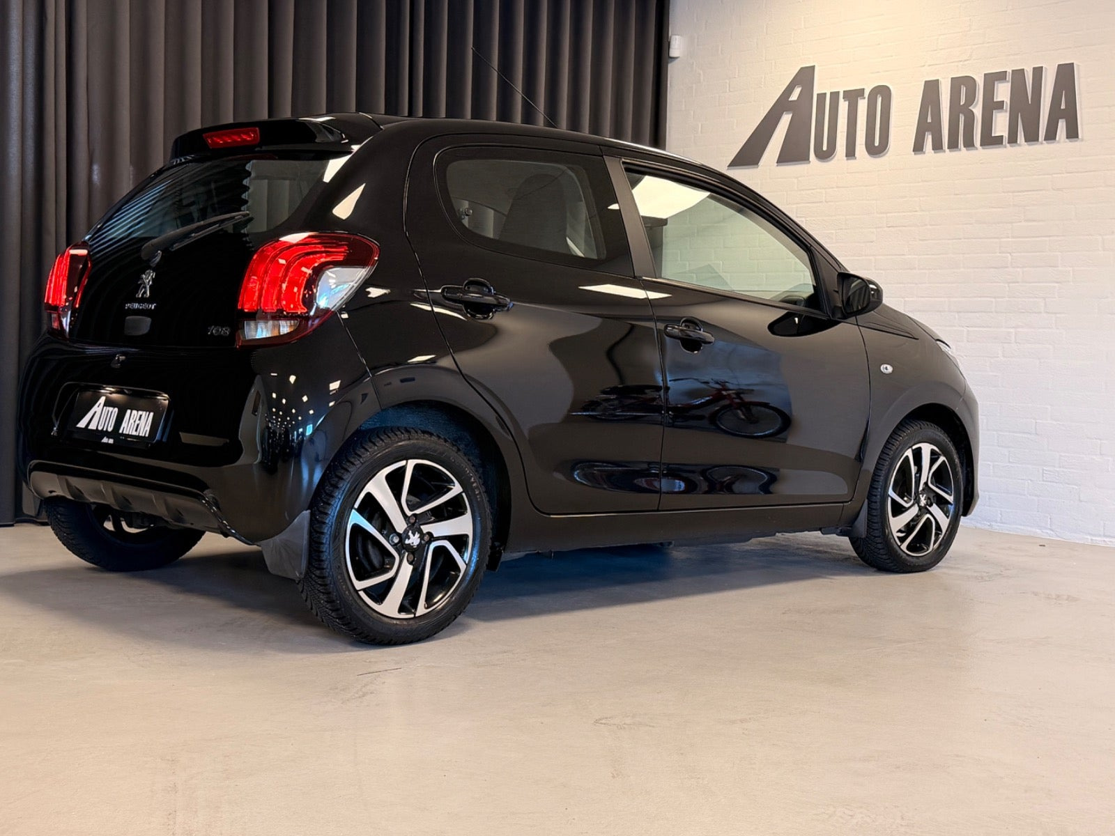 Sort Peugeot 108 fra 2020