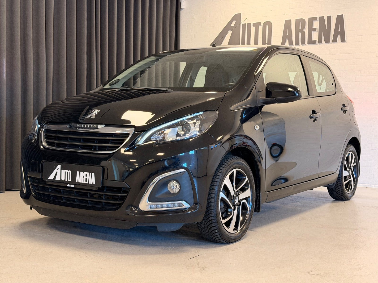 Sort Peugeot 108 fra 2020