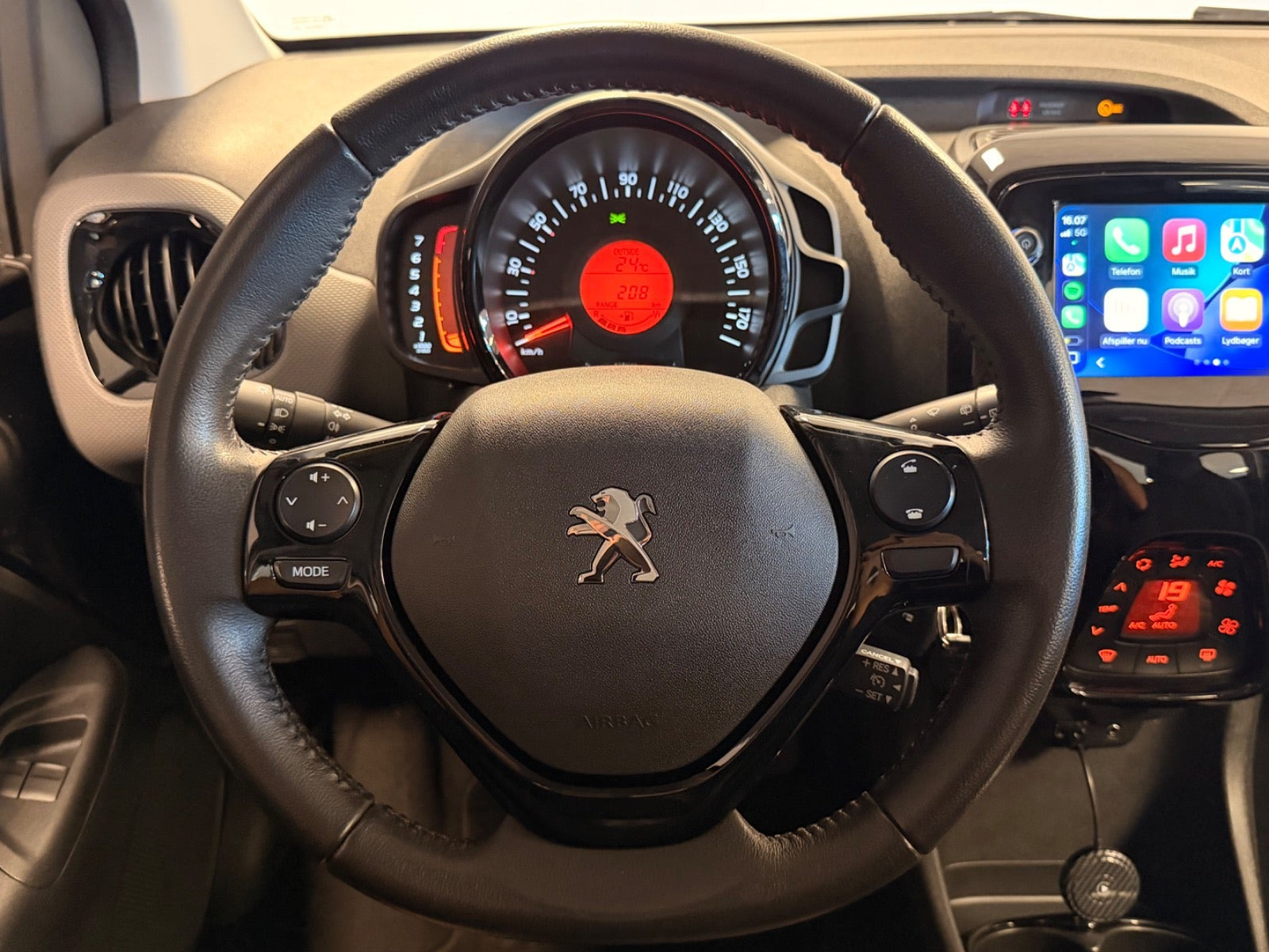 Sort Peugeot 108 fra 2020