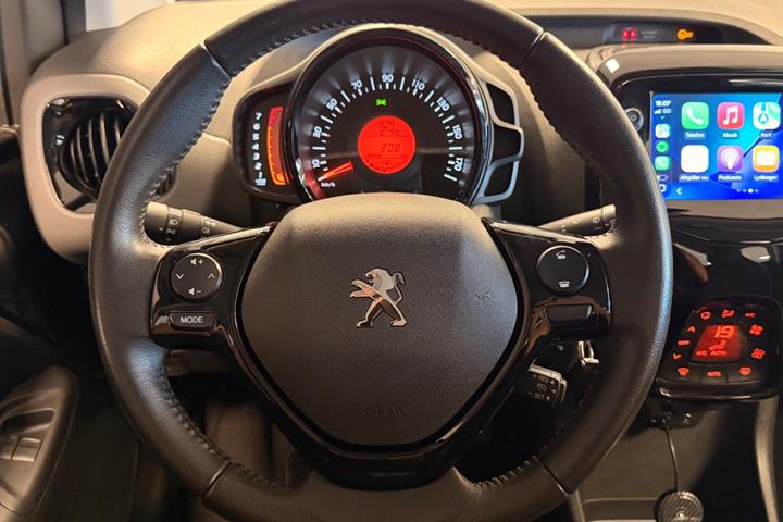 Sort Peugeot 108 fra 2020