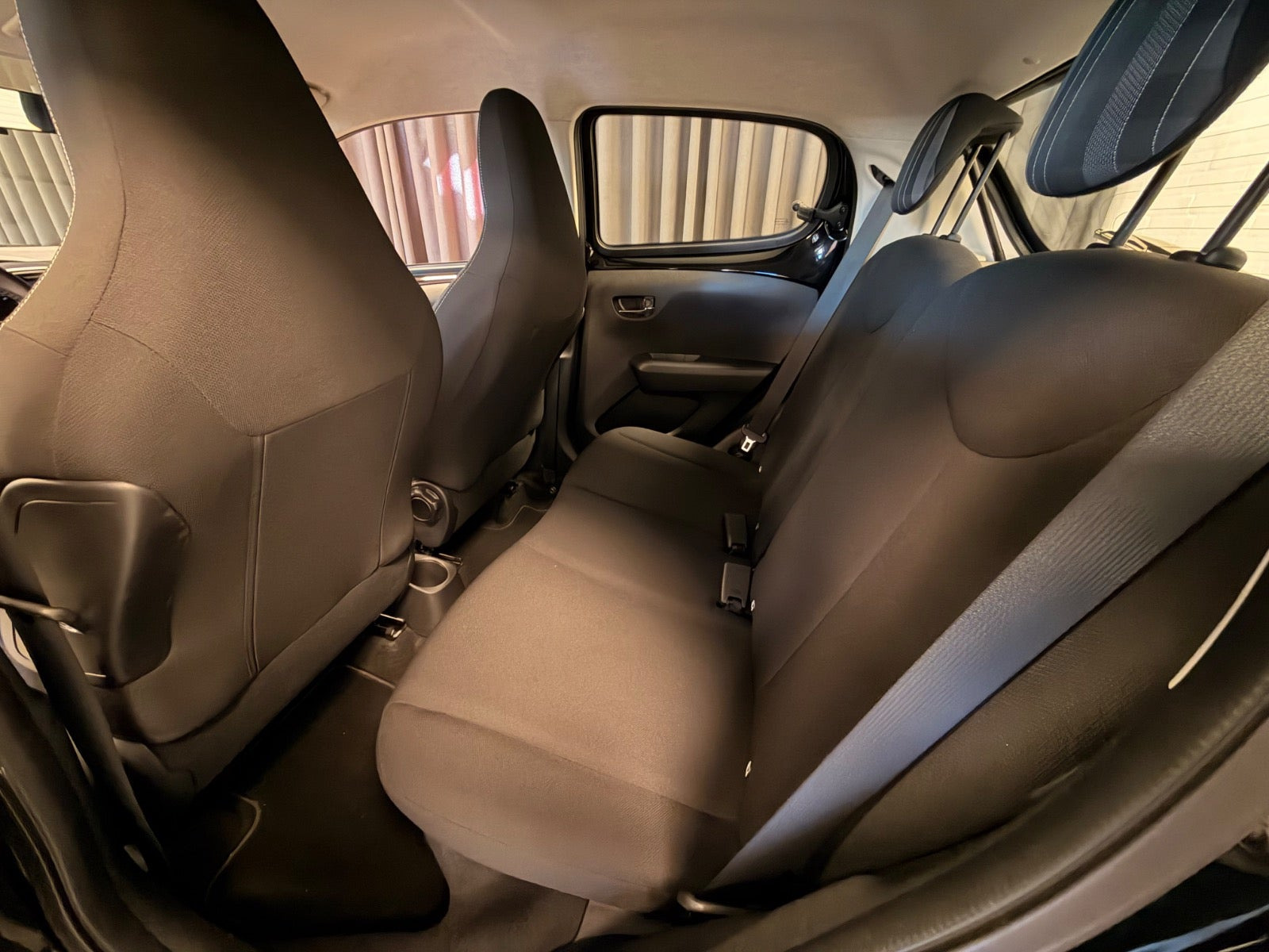 Sort Peugeot 108 fra 2020