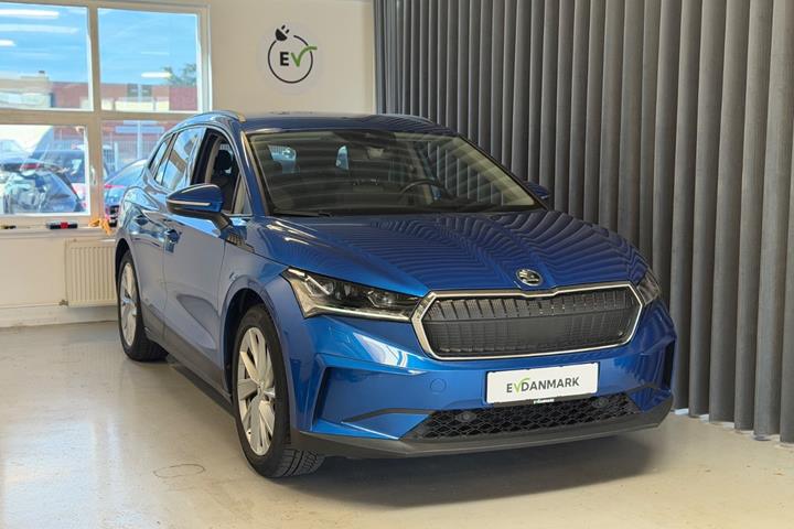 Blå Skoda Enyaq fra 2021