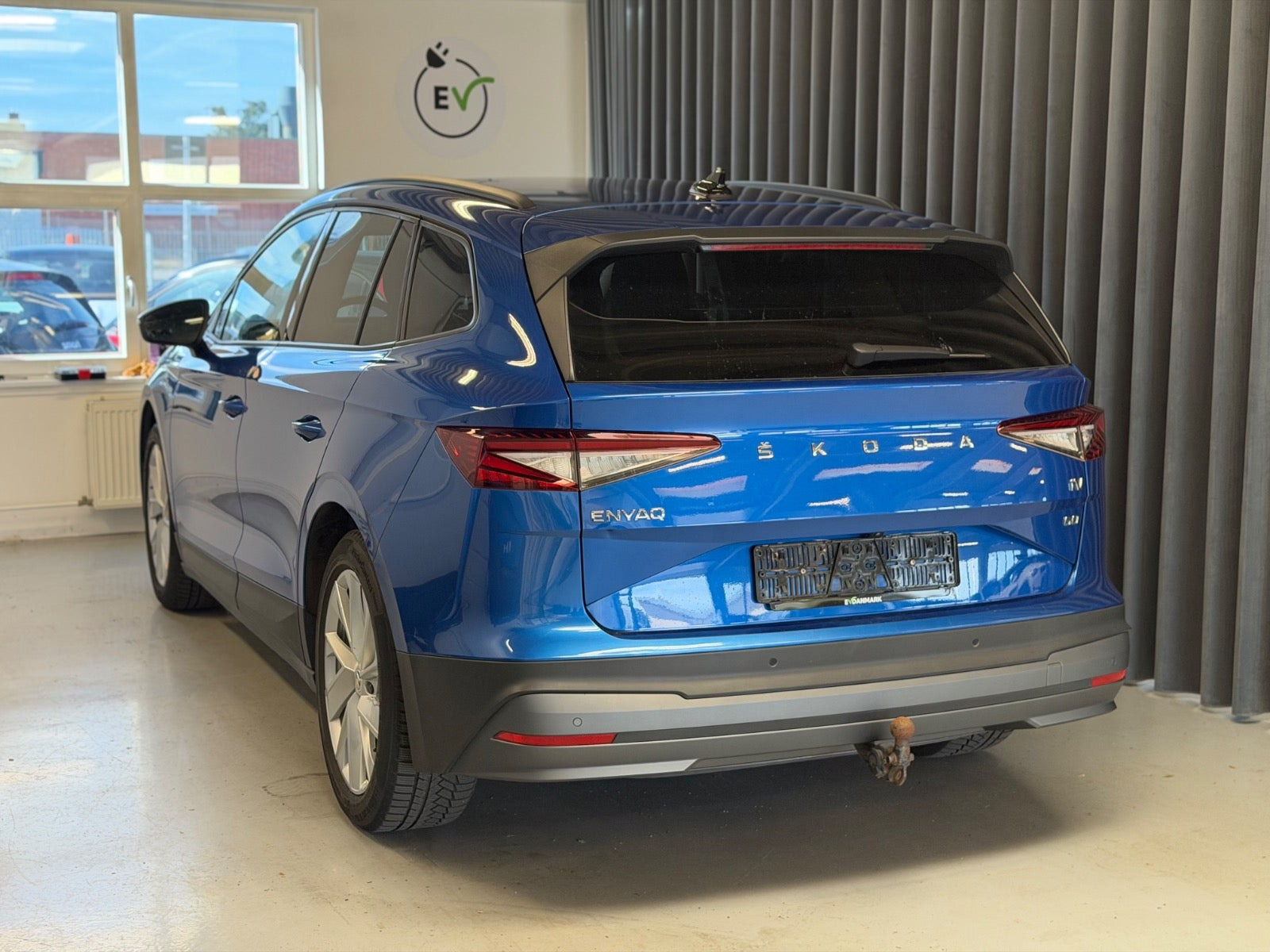 Blå Skoda Enyaq fra 2021