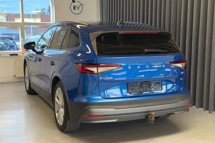 Blå Skoda Enyaq fra 2021