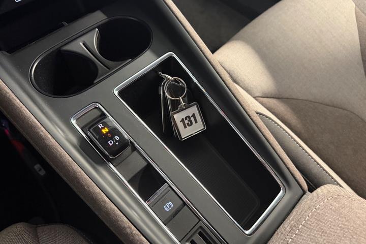 Blå Skoda Enyaq fra 2021