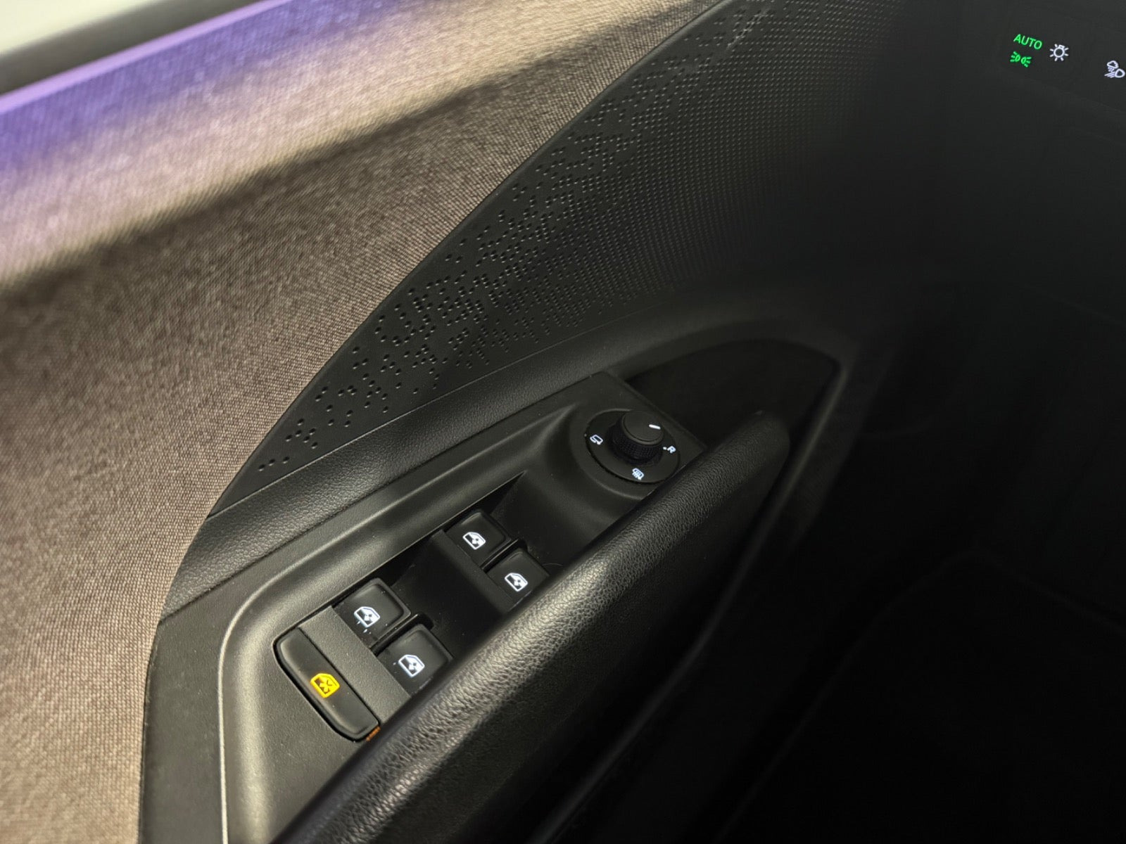 Blå Skoda Enyaq fra 2021