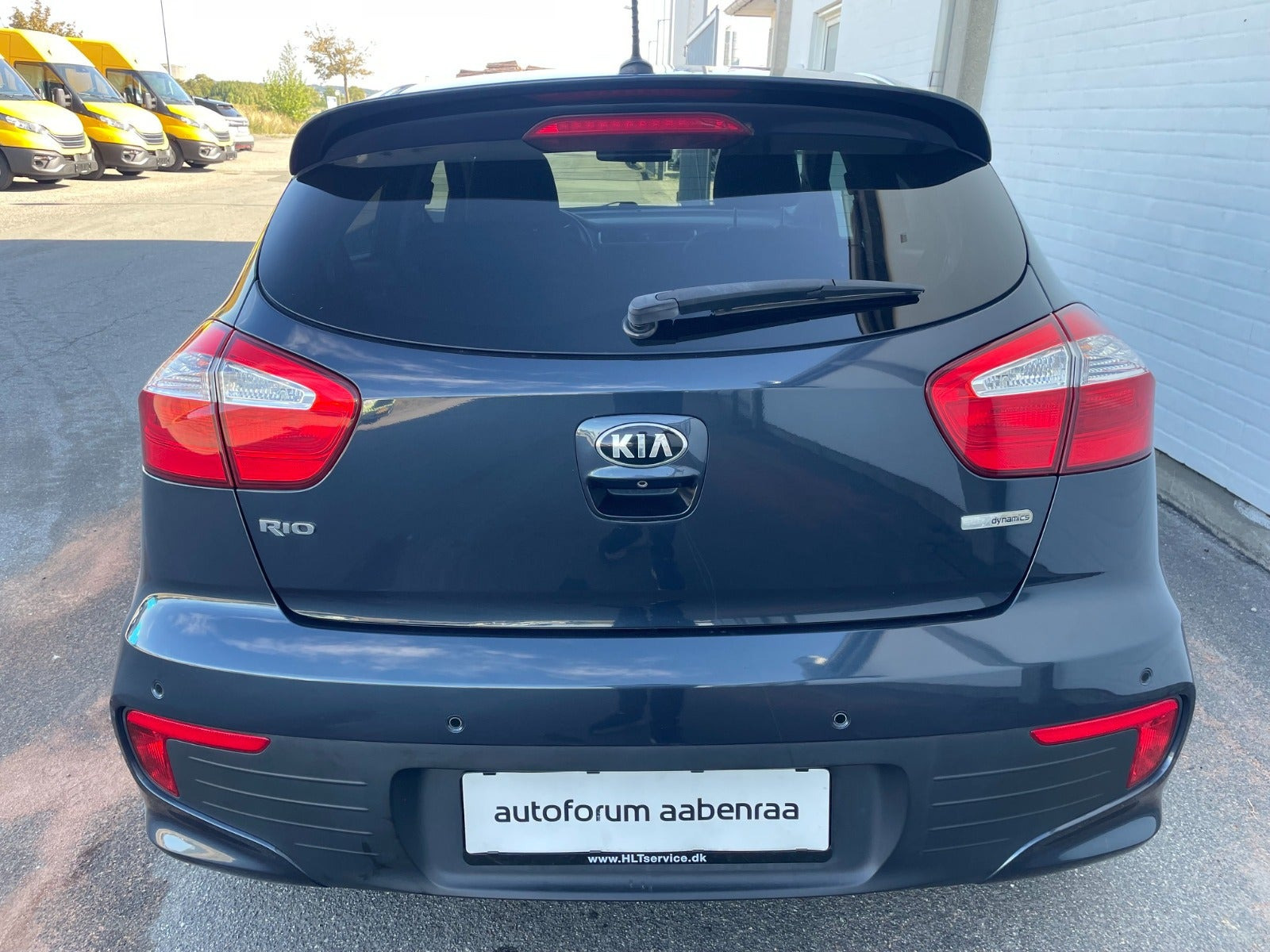 Blå Kia Rio fra 2016