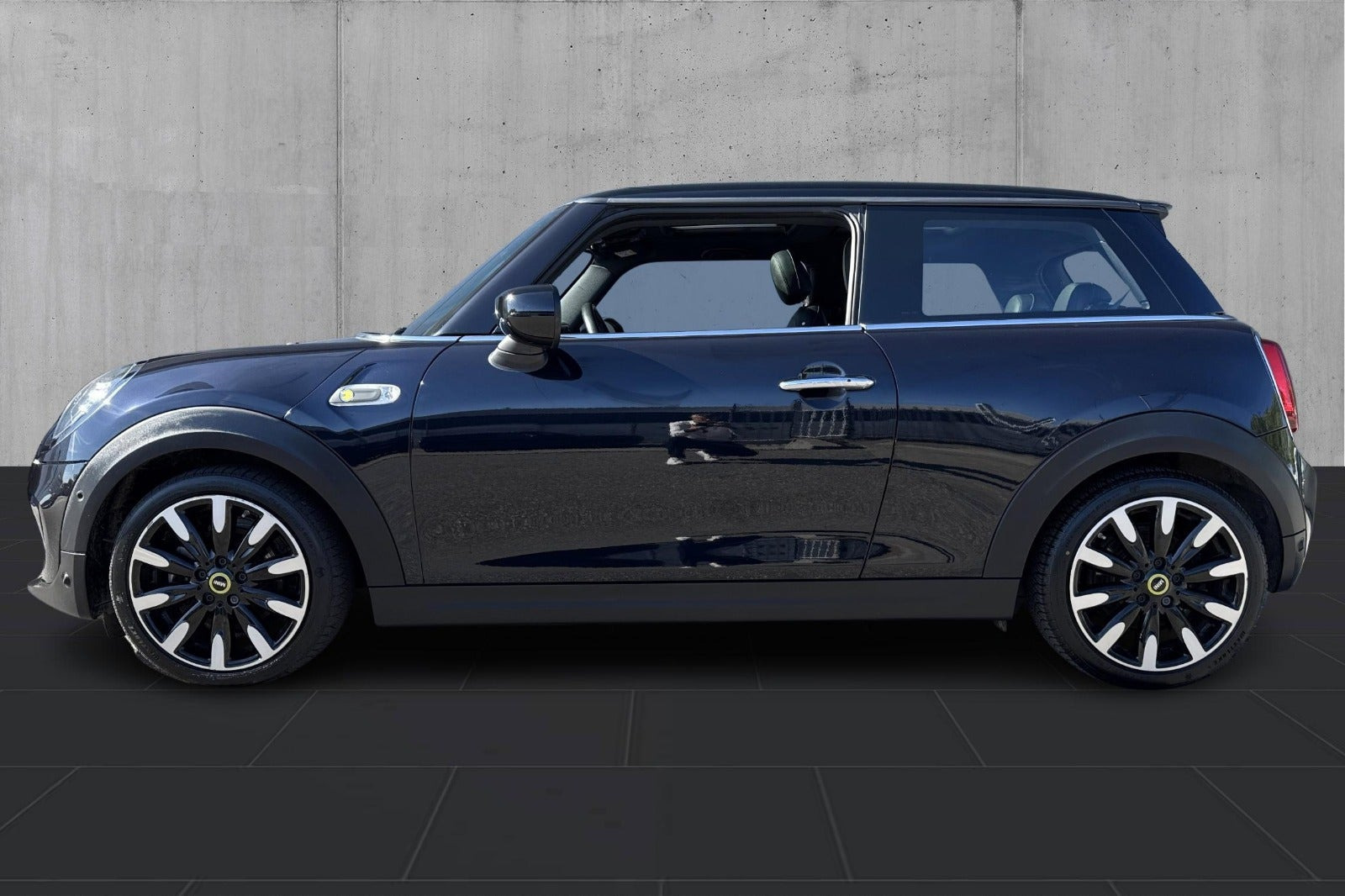 Sort Mini Cooper SE fra 2020
