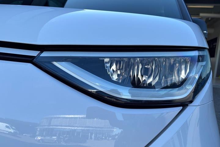 Hvid VW ID.Buzz fra 2023