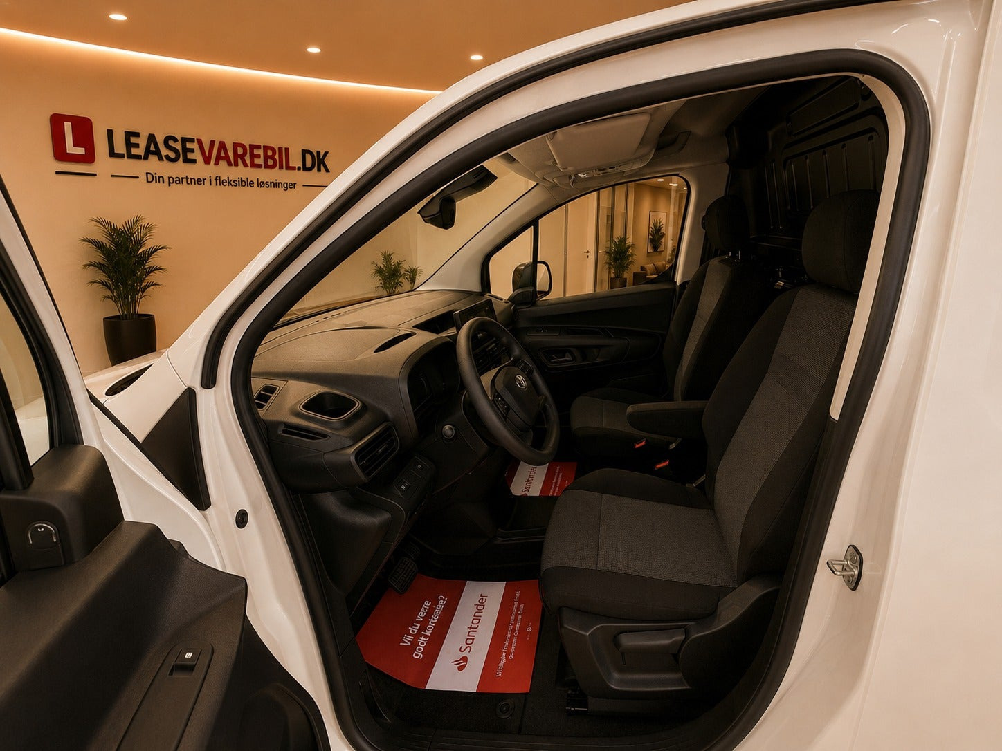 Hvid Toyota ProAce City fra 2025