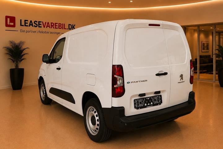 Hvid Peugeot e-Partner fra 2022
