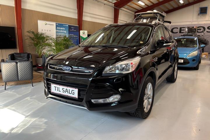 Sort Ford Kuga fra 2016