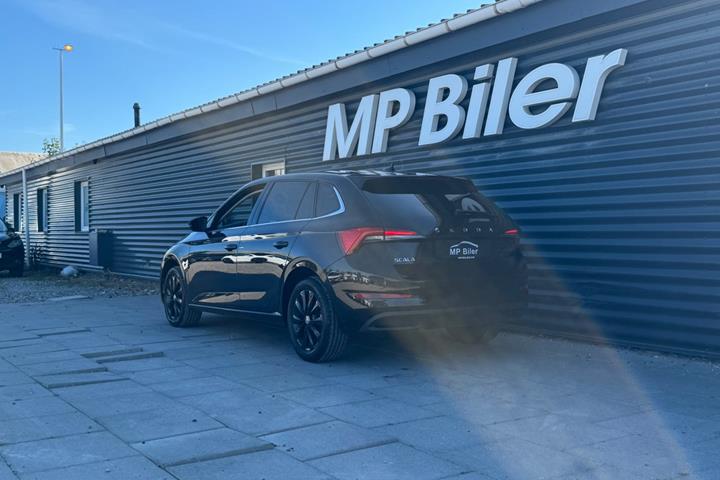Sort Skoda Scala fra 2023