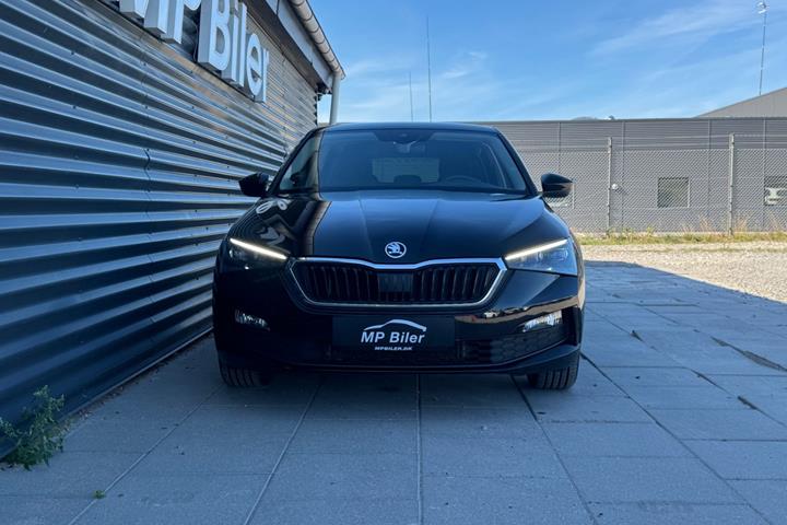 Sort Skoda Scala fra 2023