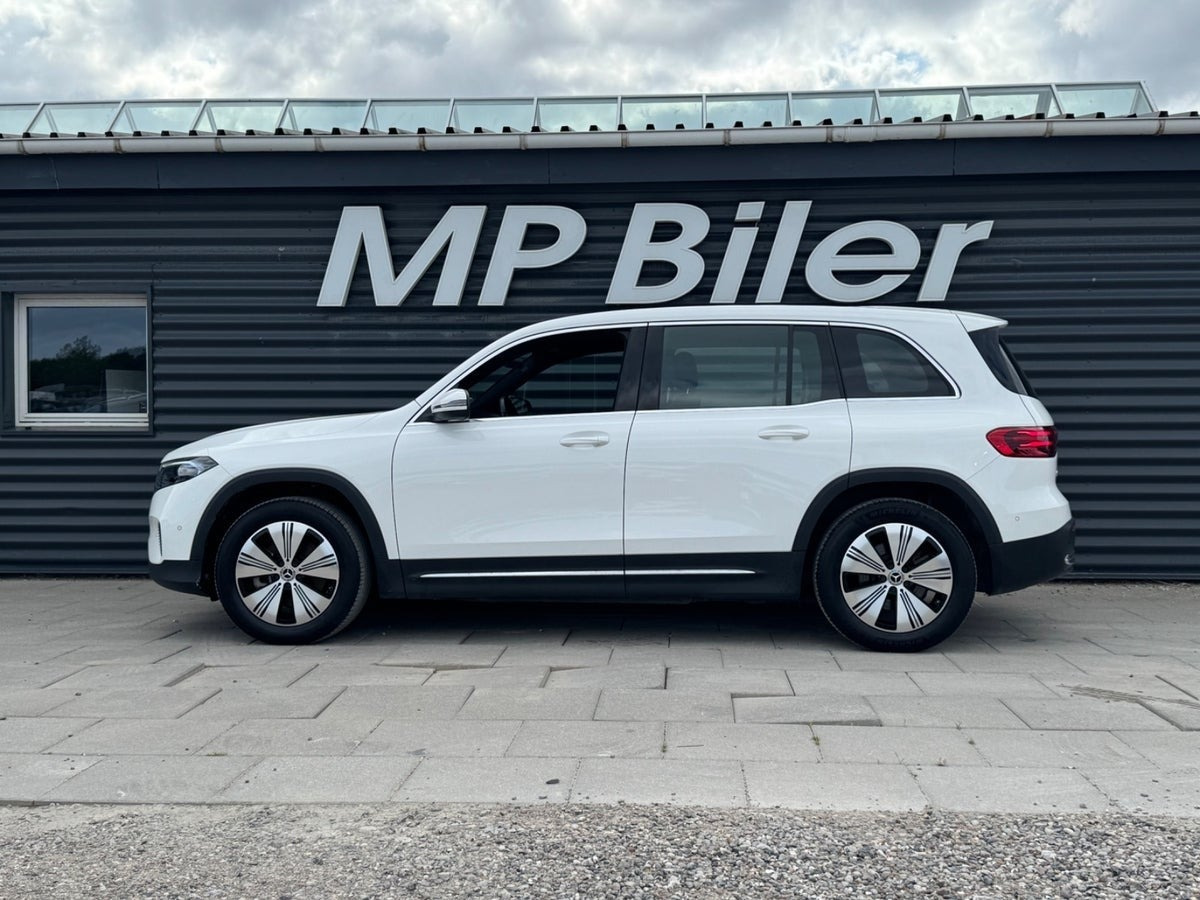 Hvid Mercedes EQB250+ fra 2024