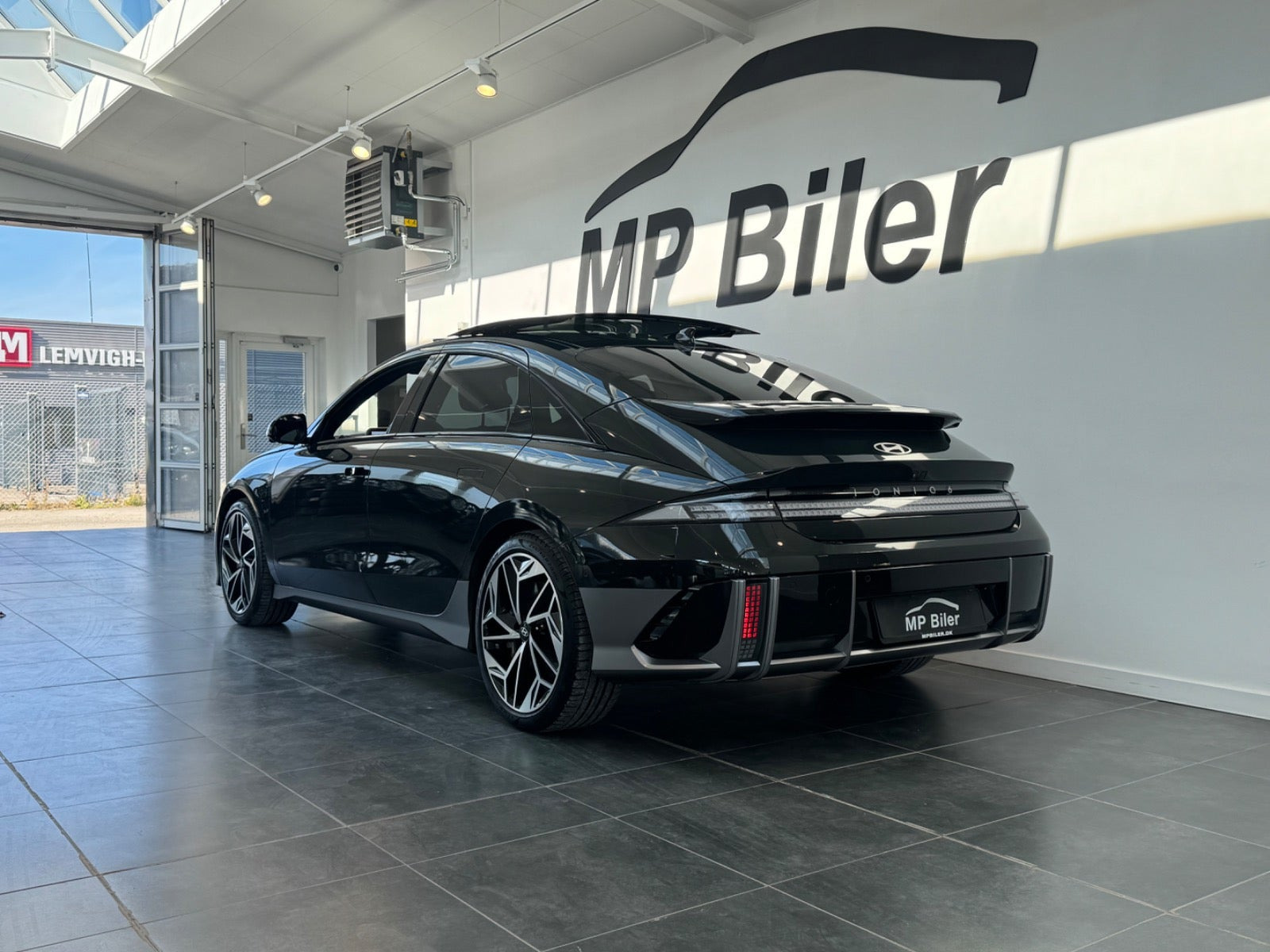Grøn Hyundai Ioniq 6 fra 2024