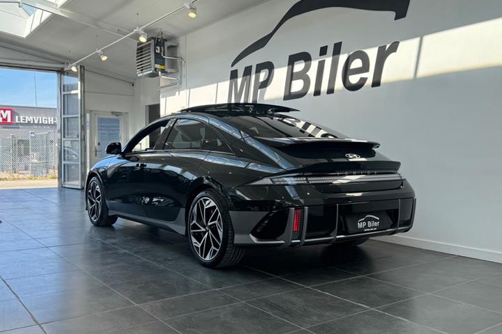 Grøn Hyundai Ioniq 6 fra 2024