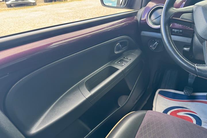 Rød Seat Mii fra 2017