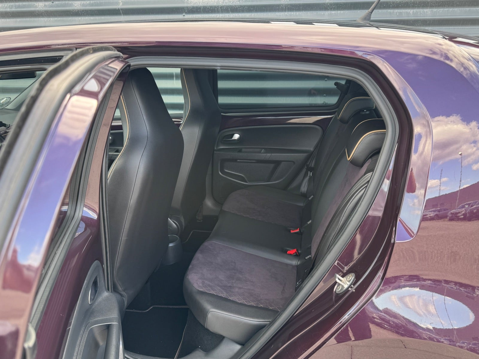 Rød Seat Mii fra 2017