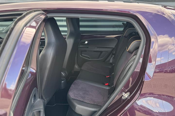 Rød Seat Mii fra 2017