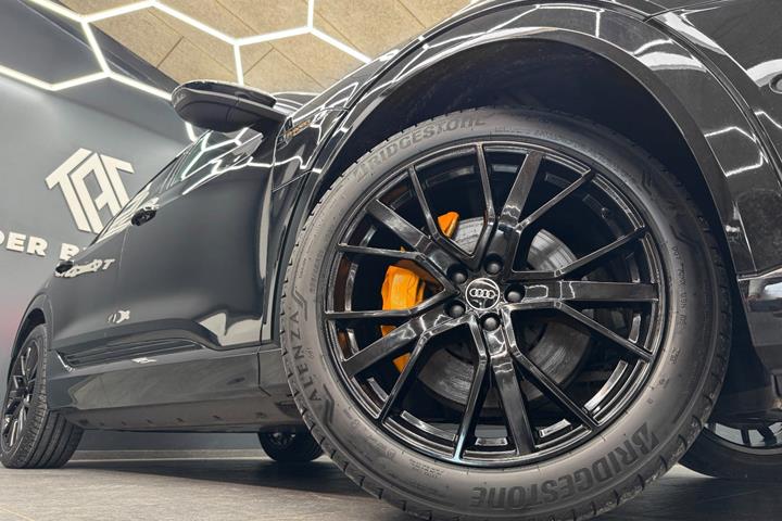 Sort Audi e-tron fra 2023