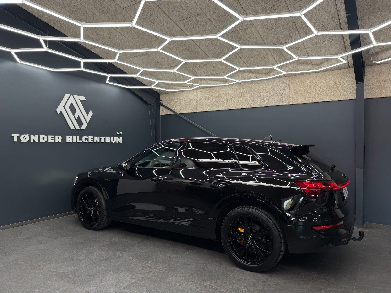 Sort Audi e-tron fra 2023