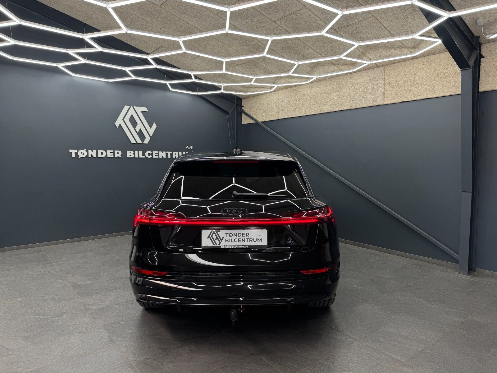 Sort Audi e-tron fra 2023