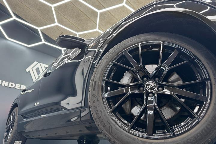 Sort Audi e-tron fra 2022