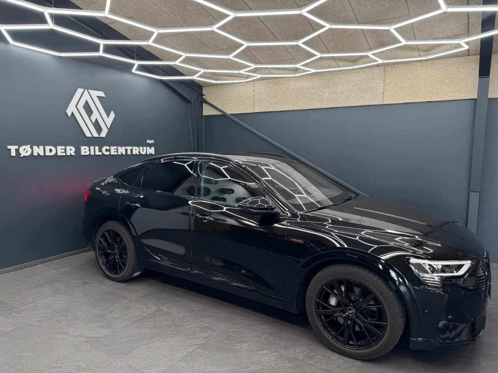 Sort Audi e-tron fra 2022