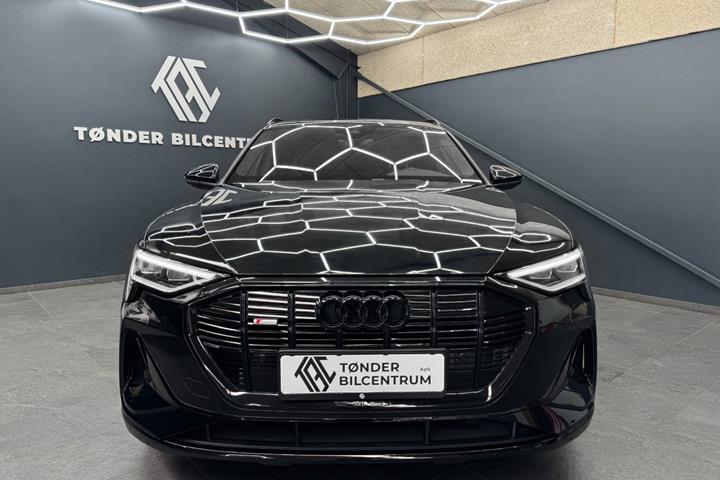 Sort Audi e-tron fra 2022