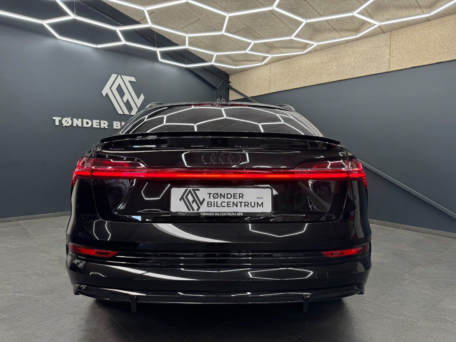 Sort Audi e-tron fra 2022