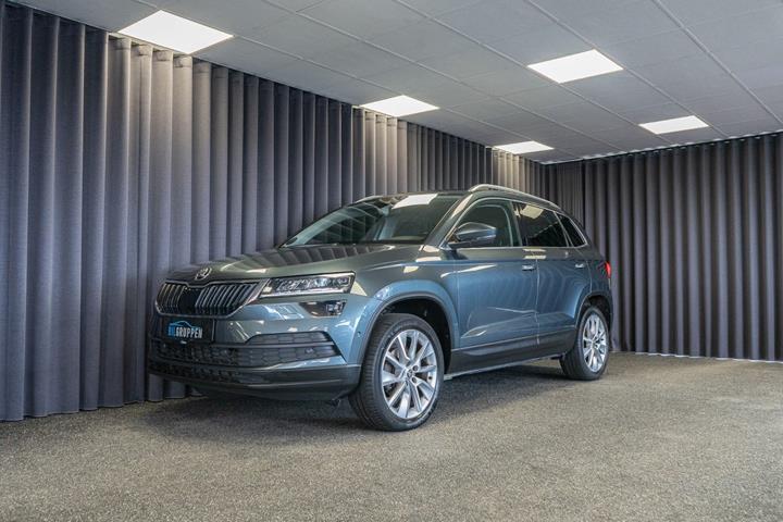 Grå Skoda Karoq fra 2021