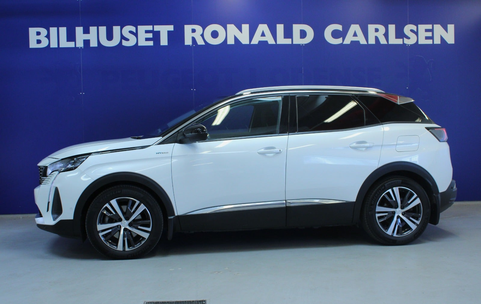 Peugeot 3008 1,6 Hybrid First Selection EAT8