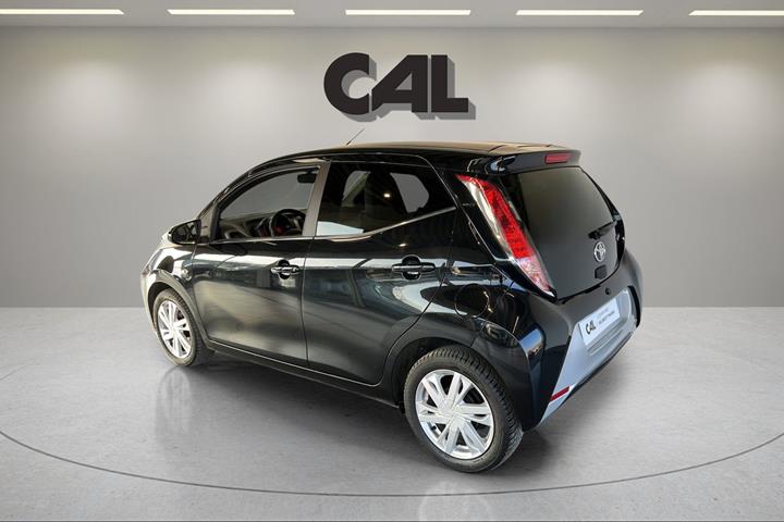 Sort Toyota Aygo fra 2017