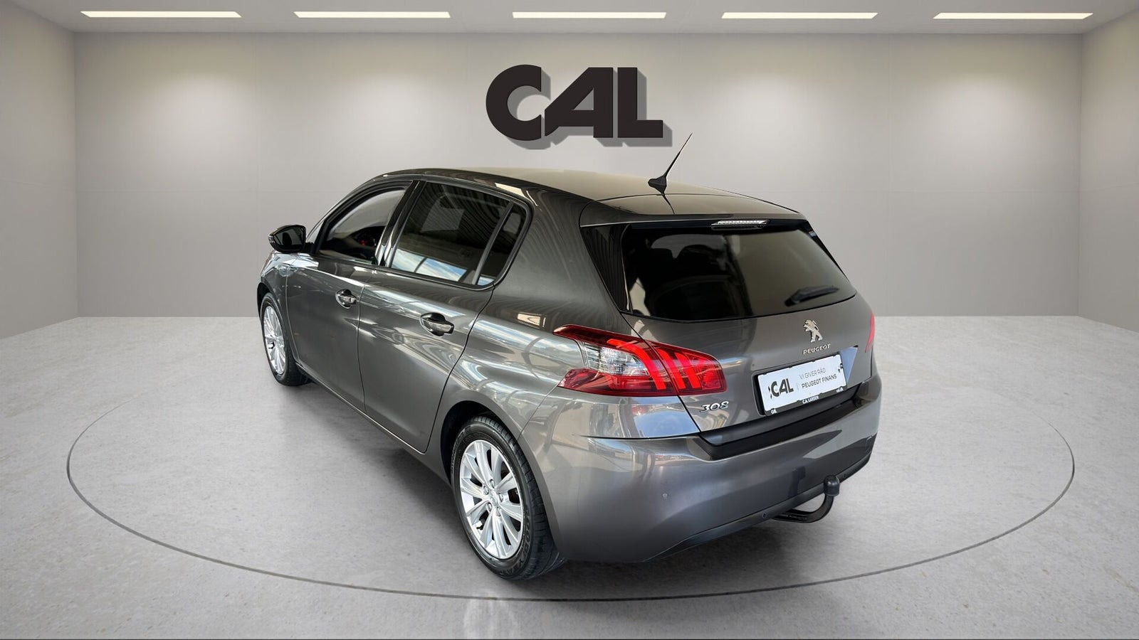 Grå Peugeot 308 fra 2019