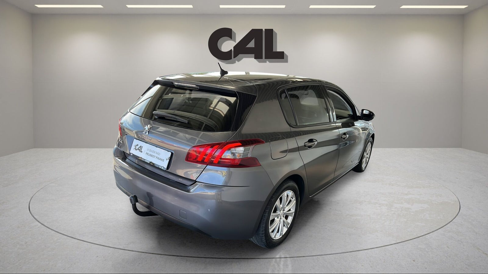 Grå Peugeot 308 fra 2019