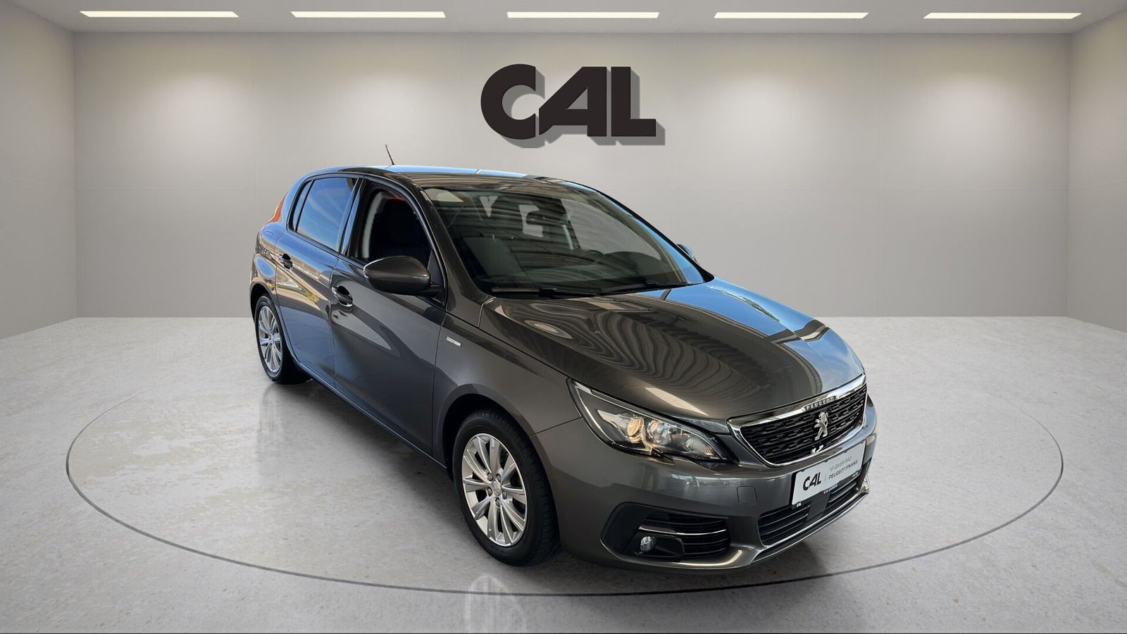 Grå Peugeot 308 fra 2019