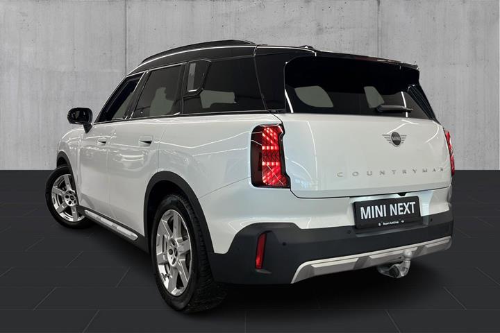 Hvid Mini Countryman E fra 2025