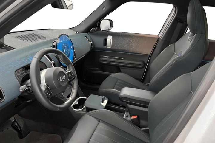 Hvid Mini Countryman E fra 2025