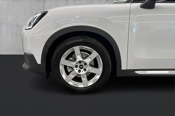 Hvid Mini Countryman E fra 2025