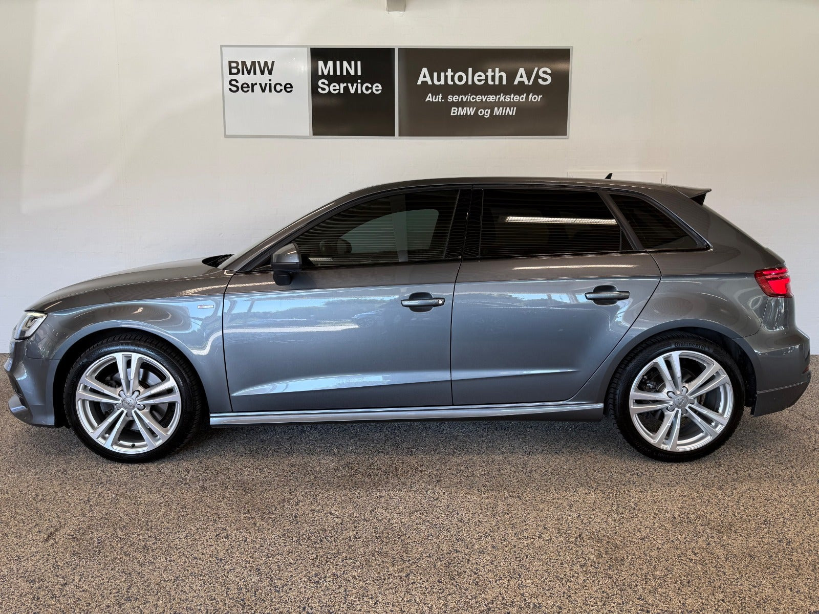 Gul Audi A3 fra 2020