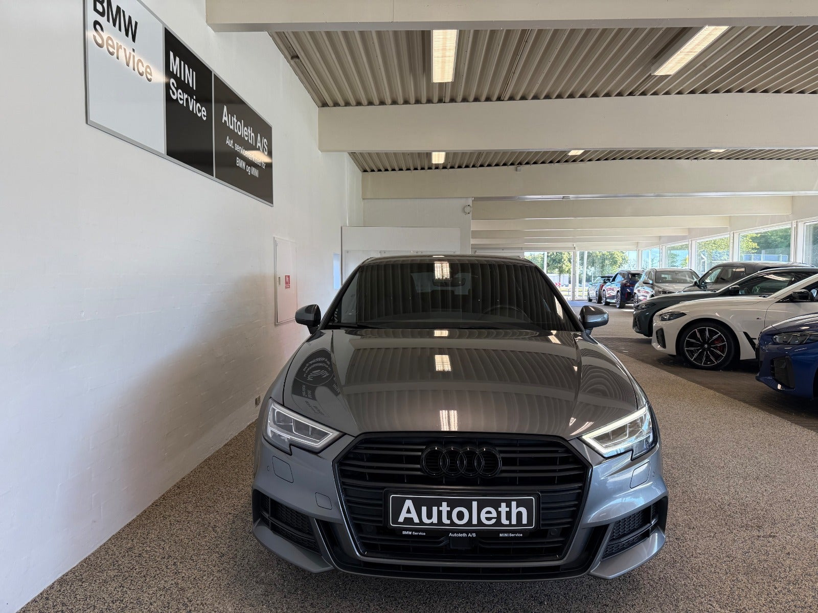 Gul Audi A3 fra 2020
