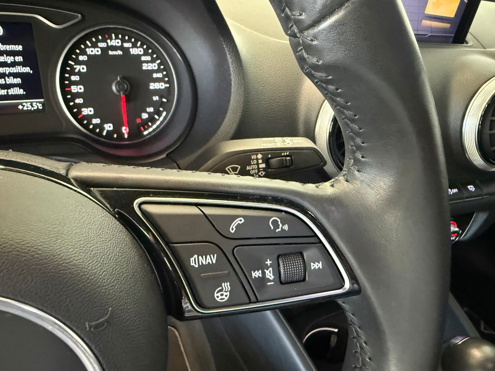 Gul Audi A3 fra 2020