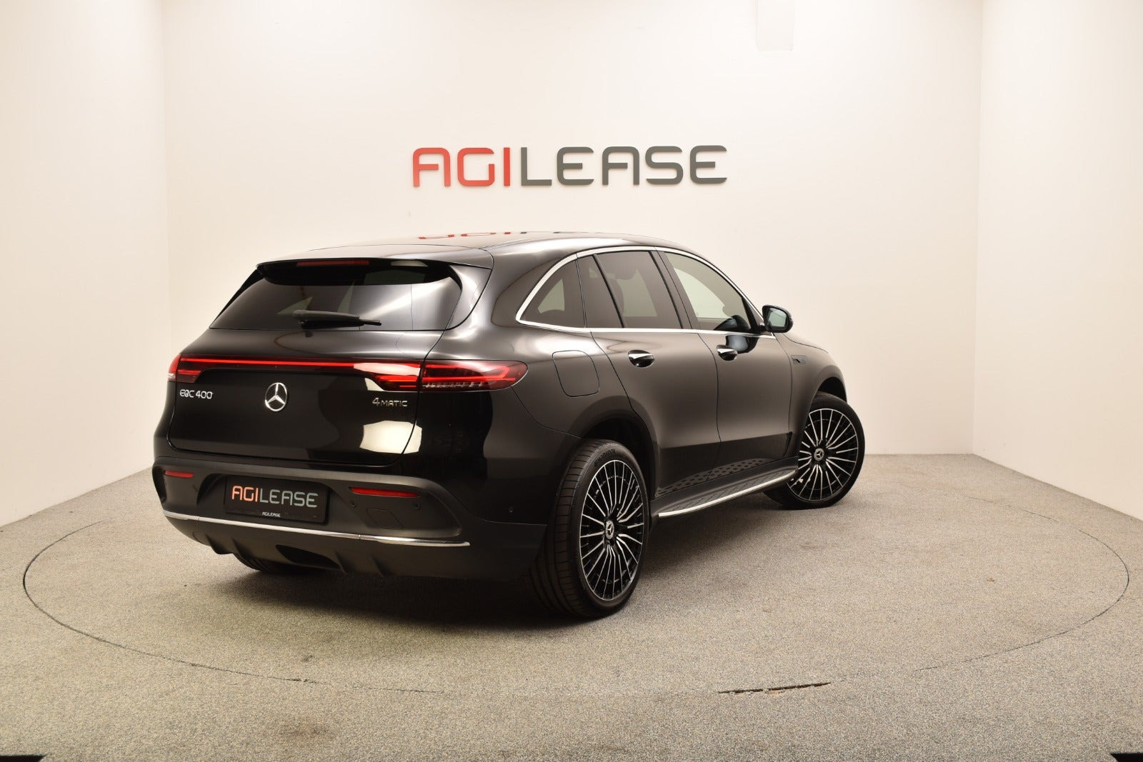 Sort Mercedes EQC400 fra 2021