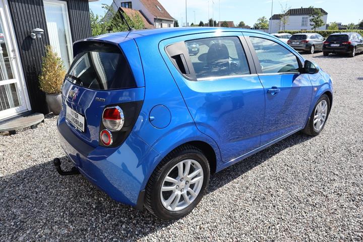 Blå Chevrolet Aveo fra 2012