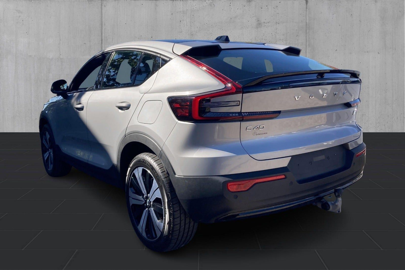 Sølv Volvo C40 fra 2023