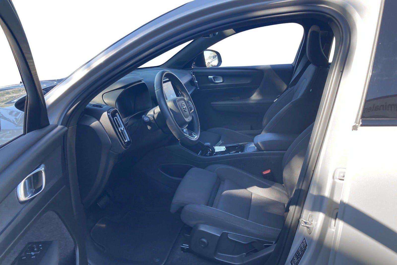 Sølv Volvo C40 fra 2023